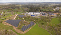 Hydro Extrusions i Sverige har installeret et jordbaseret solcelleanlæg på sit aluminiumsgenbrugsanlæg i Sjunnen.